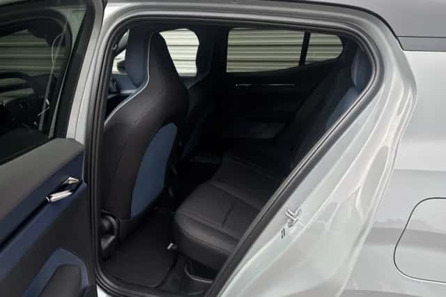 Volvo EX30 (2024) thumbnail 12