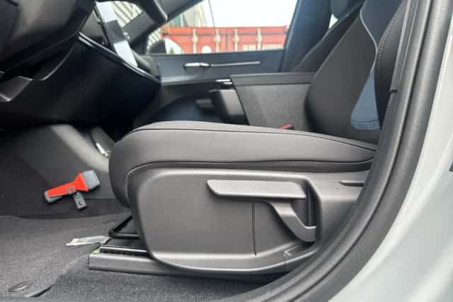Volvo EX30 (2024) thumbnail 25