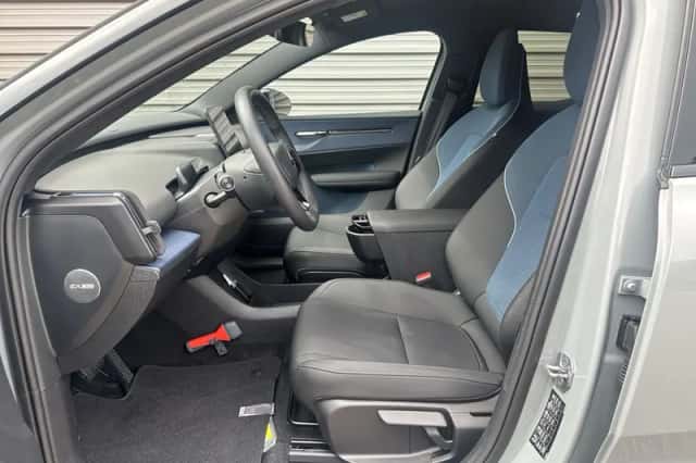 Volvo EX30 (2024) thumbnail 10