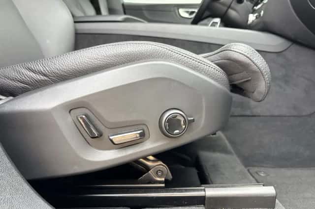 Volvo XC60 (2024) thumbnail 23