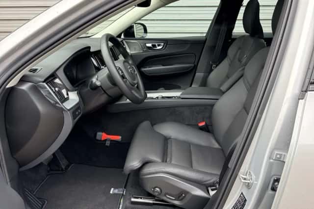 Volvo XC60 (2025) thumbnail 8
