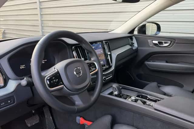 Volvo XC60 (2025) thumbnail 11