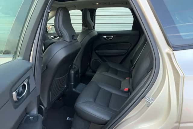 Volvo XC60 (2025) thumbnail 12