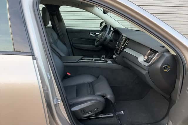 Volvo XC60 (2025) thumbnail 14