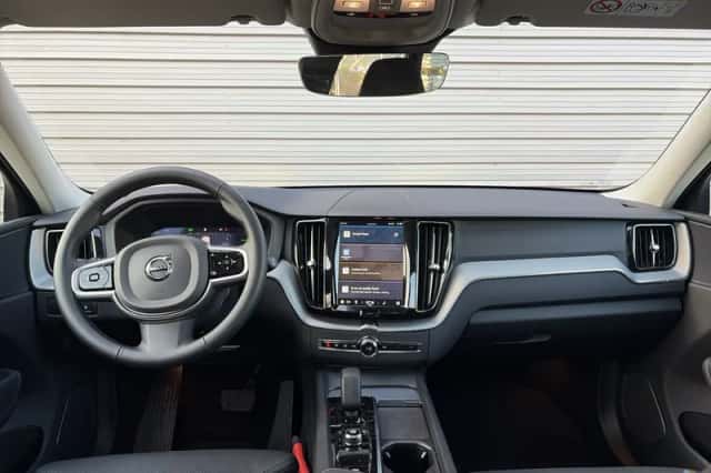 Volvo XC60 (2025) thumbnail 16