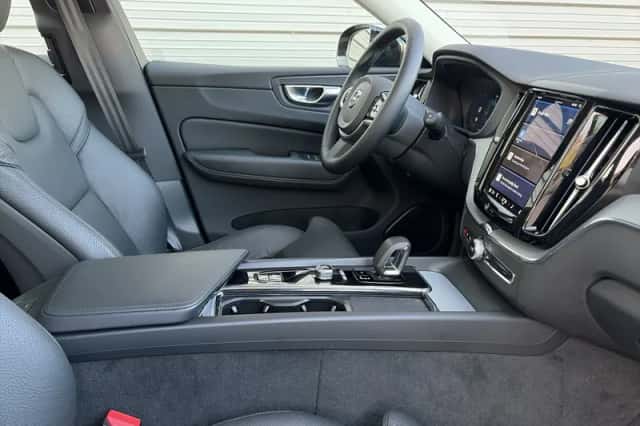 Volvo XC60 (2025) thumbnail 17