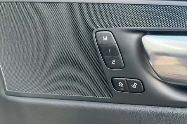 Volvo XC60 (2025) thumbnail 24