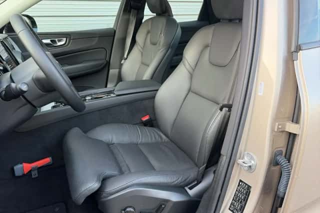 Volvo XC60 (2025) thumbnail 9