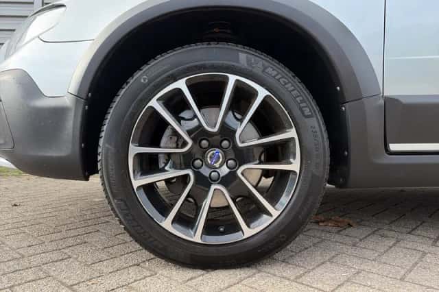 Volvo XC70 (2015) thumbnail 6