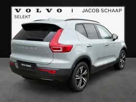 Volvo XC40 (2024) thumbnail 2