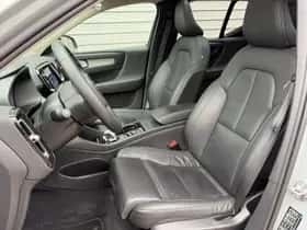 Volvo XC40 (2024) thumbnail 9
