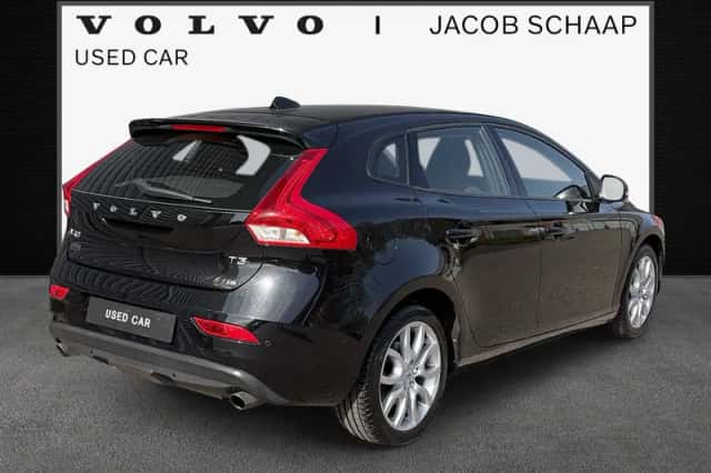 Volvo V40 (2017) thumbnail 2