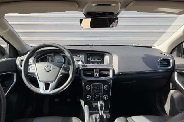 Volvo V40 (2017) thumbnail 16