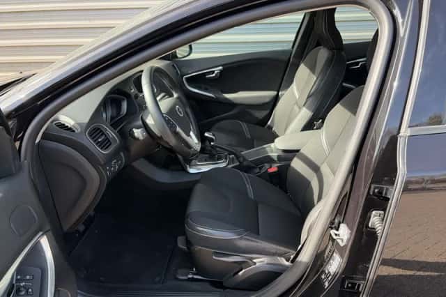 Volvo V40 (2017) thumbnail 8