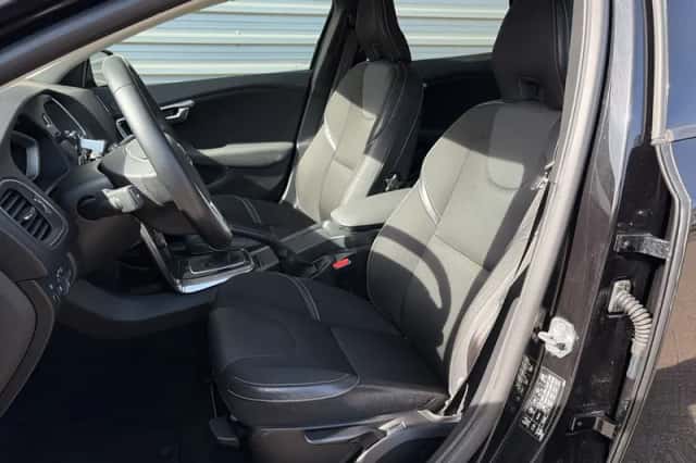 Volvo V40 (2017) thumbnail 9