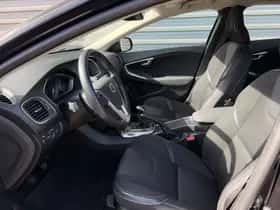 Volvo V40 (2017) thumbnail 10