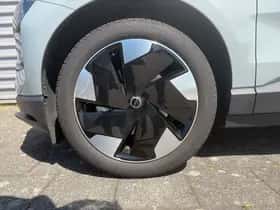 Volvo EX30 (2024) thumbnail 6