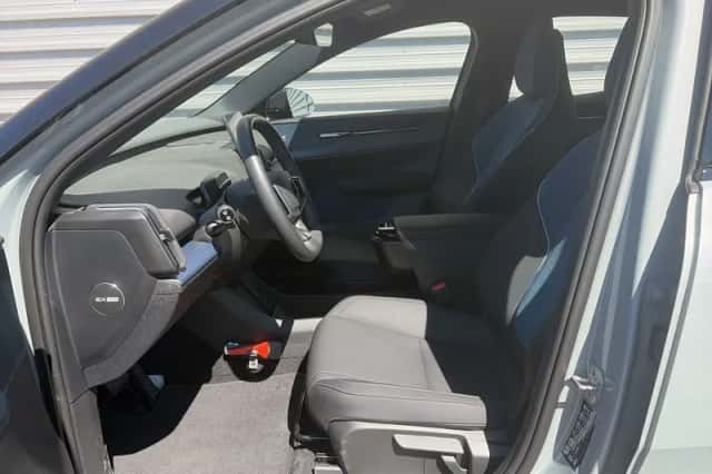 Volvo EX30 (2024) thumbnail 8