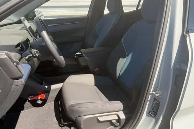 Volvo EX30 (2024) thumbnail 9