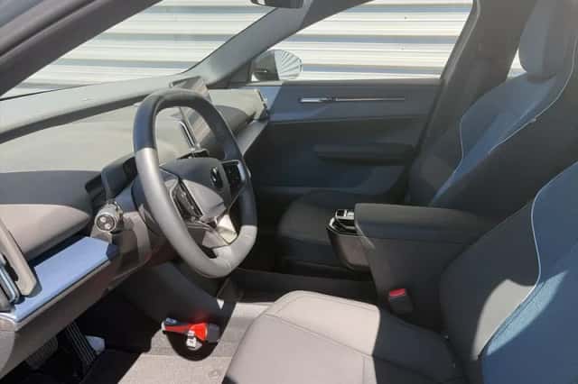 Volvo EX30 (2024) thumbnail 10
