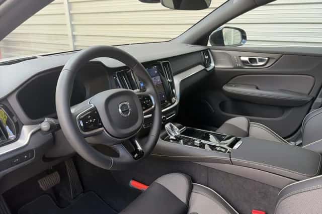Volvo V60 (2025) thumbnail 11