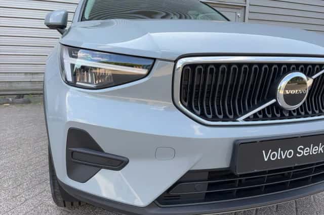 Volvo XC40 (2024) thumbnail 4