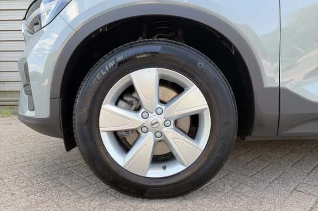 Volvo XC40 (2024) thumbnail 6