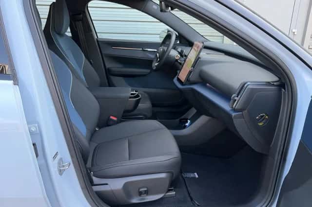 Volvo EX30 (2024) thumbnail 14