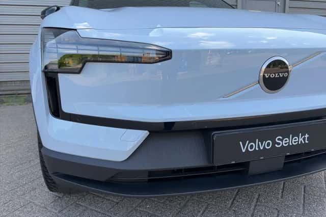 Volvo EX30 (2024) thumbnail 4
