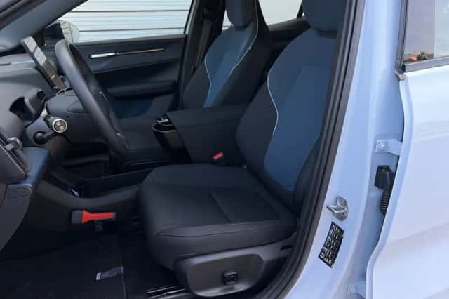 Volvo EX30 (2024) thumbnail 9