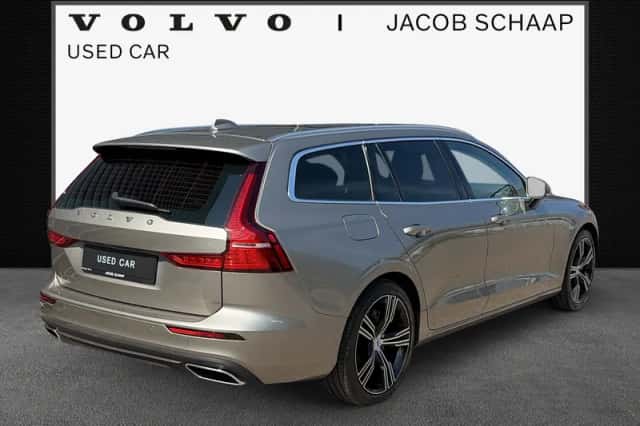 Volvo V60 (2021) thumbnail 2