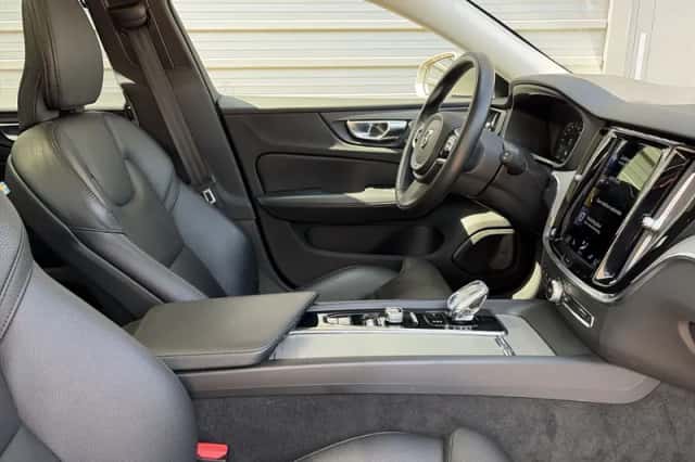Volvo V60 (2021) thumbnail 17