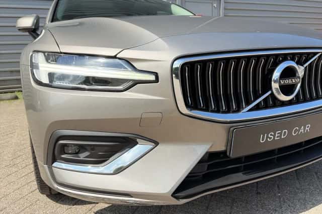 Volvo V60 (2021) thumbnail 4