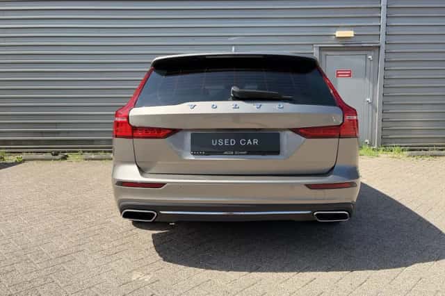 Volvo V60 (2021) thumbnail 5
