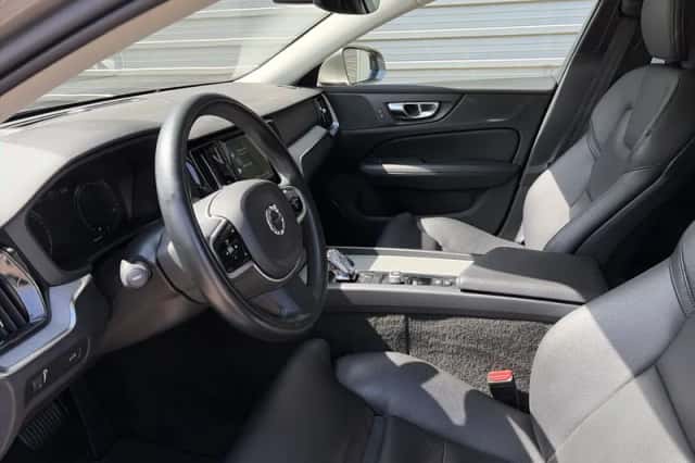 Volvo V60 (2021) thumbnail 10