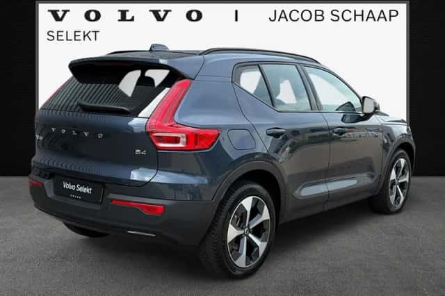 Volvo XC40 (2025) thumbnail 2