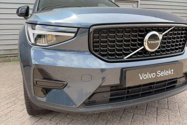 Volvo XC40 (2025) thumbnail 4