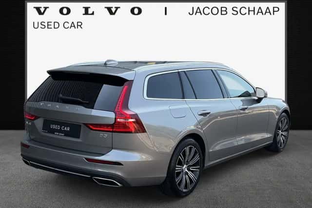 Volvo V60 (2021) thumbnail 2