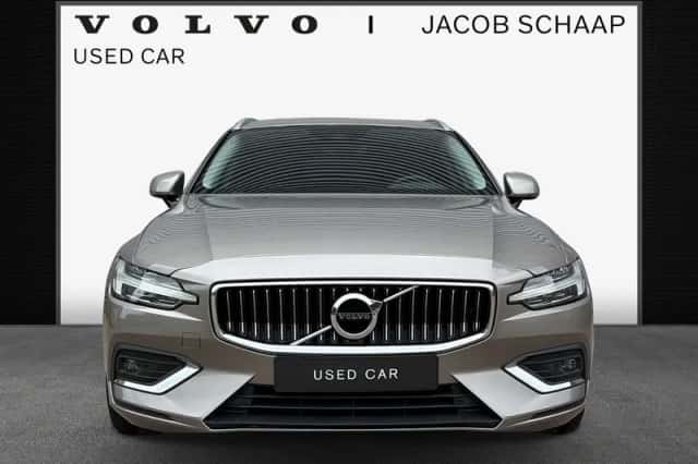 Volvo V60 (2021) thumbnail 3