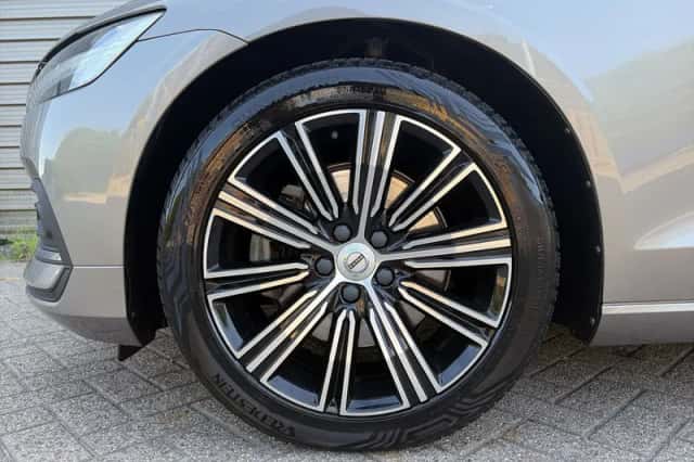 Volvo V60 (2021) thumbnail 6