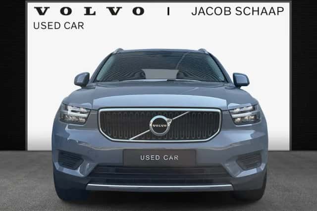 Volvo XC40 (2020) thumbnail 3