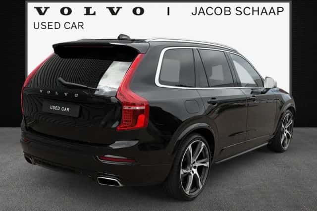 Volvo XC90 (2016) thumbnail 2