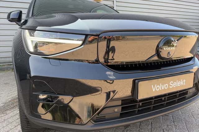 Volvo EX40 (2025) thumbnail 4
