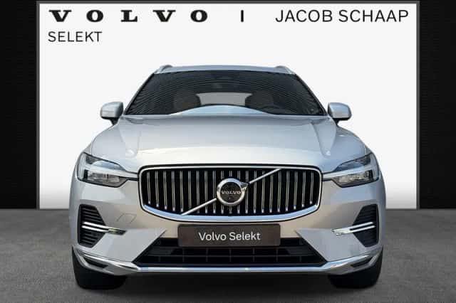 Volvo XC60 (2022) thumbnail 3