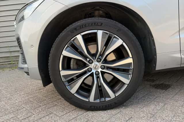 Volvo XC60 (2022) thumbnail 6