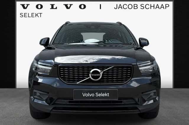 Volvo XC40 (2021) thumbnail 3