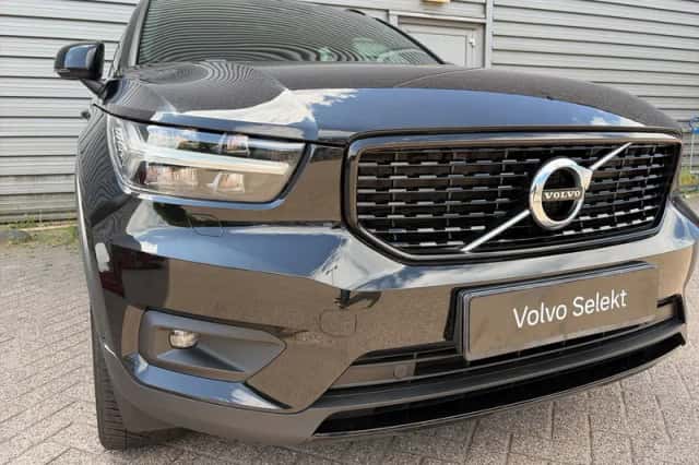 Volvo XC40 (2021) thumbnail 4