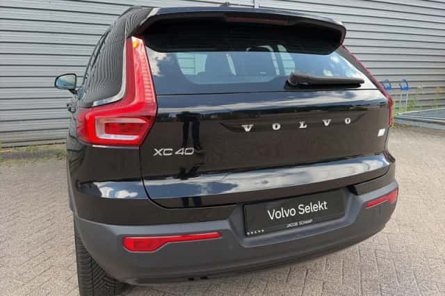 Volvo XC40 (2021) thumbnail 5