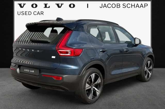 Volvo XC40 (2022) thumbnail 2