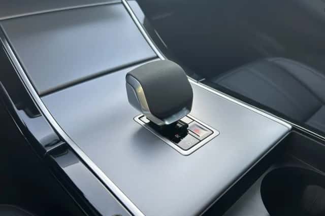 Land Rover Range Rover Evoque (2024) thumbnail 3